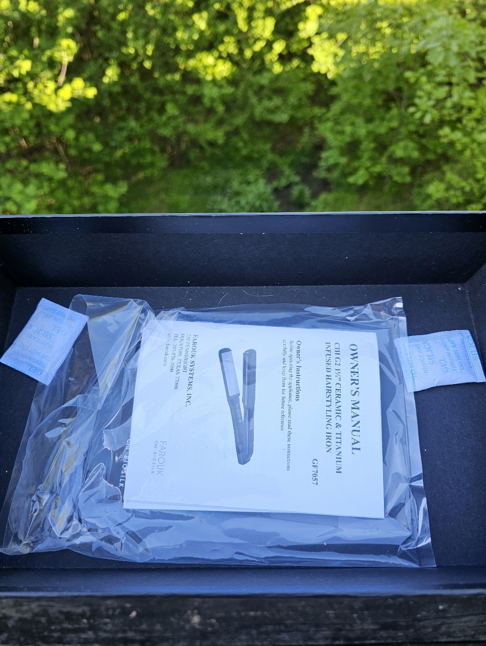 CHI G2 2nd Generation 1 1/4” Ceramic Titanium Flat Iron Grooming - Picture 3 of 7